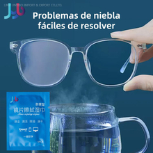 Lens cleaning wipes