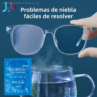 Lens cleaning wipes